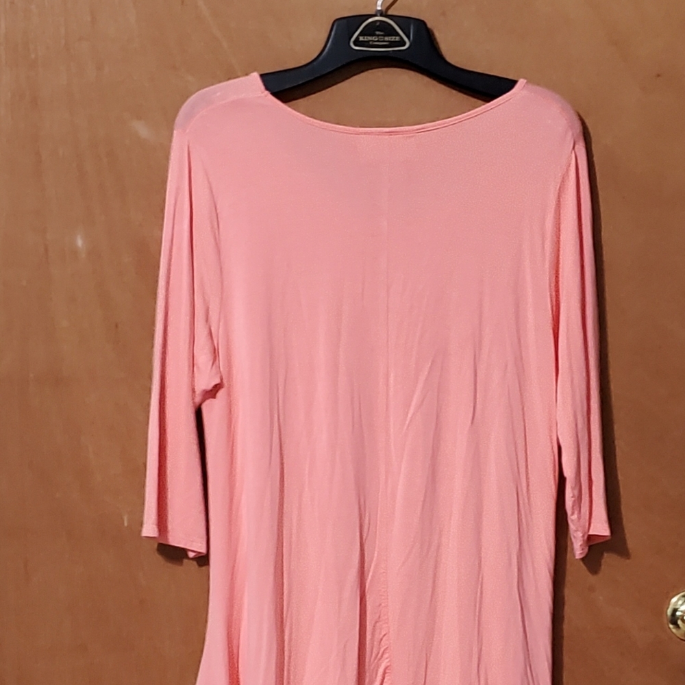 Antthony Originals Size 1X Salmon Colored Hankerchief Hem Tunic - Picture 2 of 3